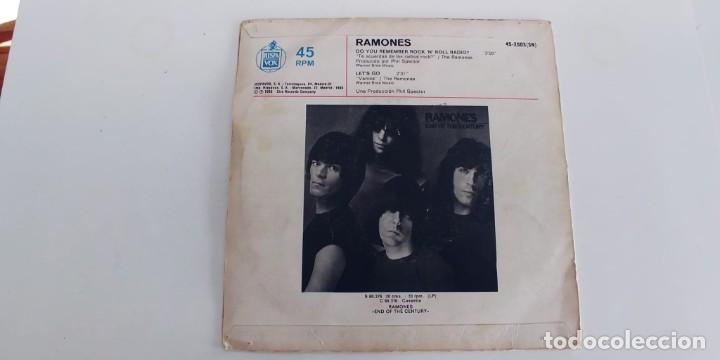 Discos de vinilo: RAMONES-SINGLE DO YOU REMEMBER ROCK `N`ROLL RADIO - Foto 2