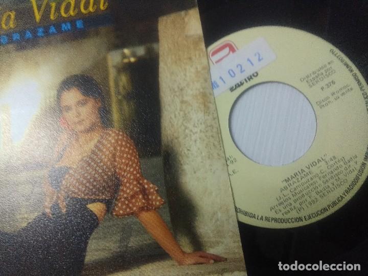 Discos de vinilo: MARIA VIDAL/ABRAZAME/SINGLE PROMOCIONAL. - Foto 2