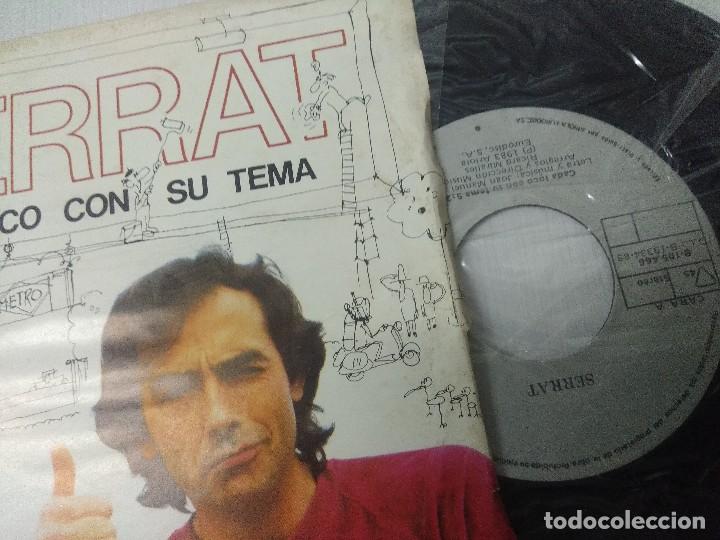 Discos de vinilo: SERRAT/CADA LOCO CON SU TEMA/SINGLE. - Foto 2