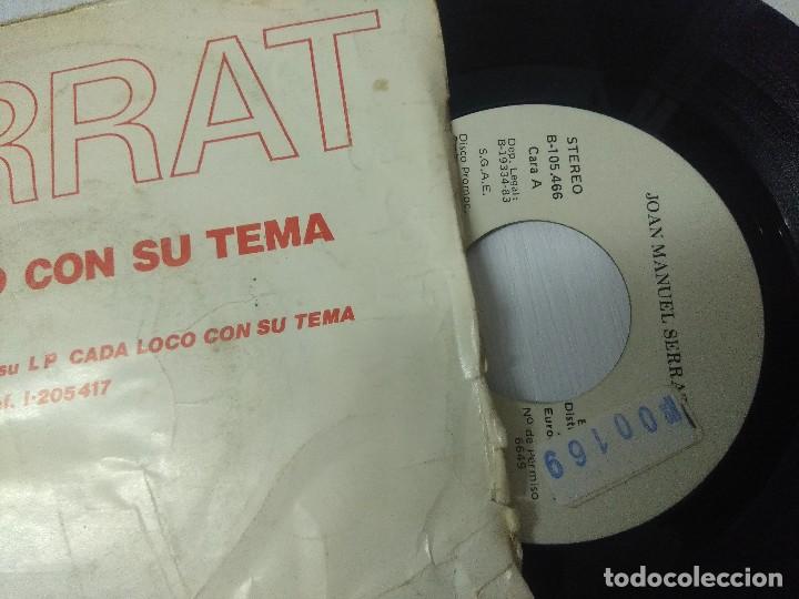 Discos de vinilo: SERRAT/CADA LOCO CON SU TEMA/SINGLE PROMOCIONAL. - Foto 2