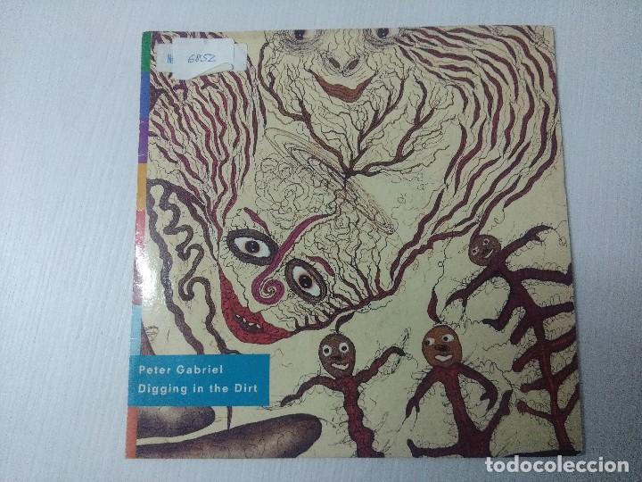 Discos de vinilo: PETER GABRIEL/DIGGING IN THE DIRT/SINGLE. - Foto 1