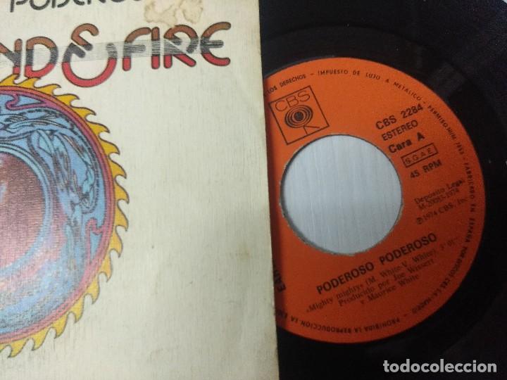 Discos de vinilo: EARTH WIND & FIRE/PODEROSO PODEROSO/SINGLE. - Foto 2