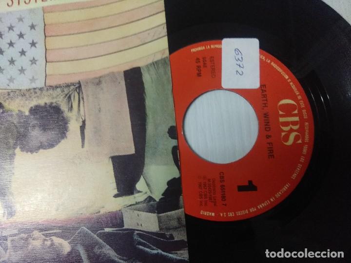 Discos de vinilo: EARTH WIND & FIRE/SYSTEM OF SURVIVAL/SINGLE. - Foto 2
