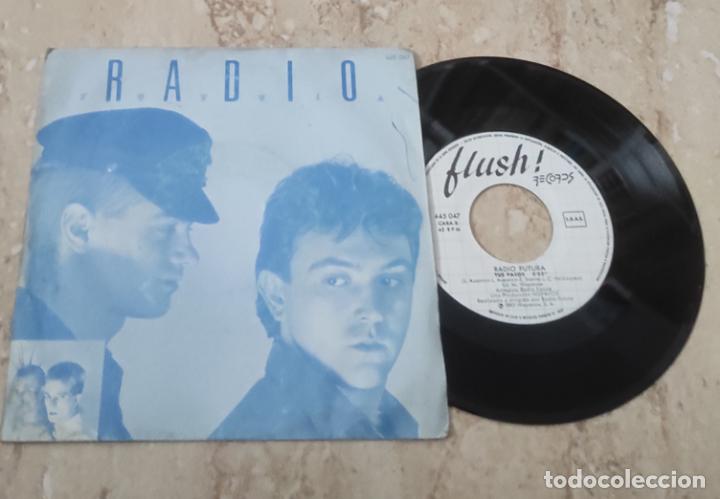 Discos de vinilo: RADIO FUTURA Dance Vd./Tus pasos 7 SINGLE 1983 Flush Records - Foto 1 - 312352333
