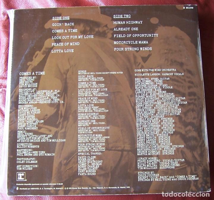 Discos de vinilo: NEIL YOUNG - COMES A TIME LP - Foto 2