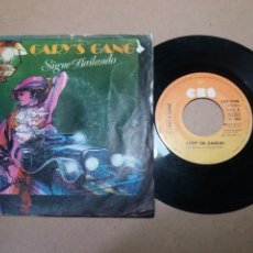 Discos de vinilo: GARY'S GANG / KEEP ON DANCIN / SINGLE 7 PULGADAS. Lote 313662488