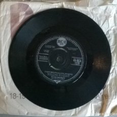 Discos de vinilo: ELVIS PRESLEY. ROCK-A-HULA BABY/ CAN'T HELP FALLING IN LOVE. RCA, UK 1961 SINGLE. Lote 313920073