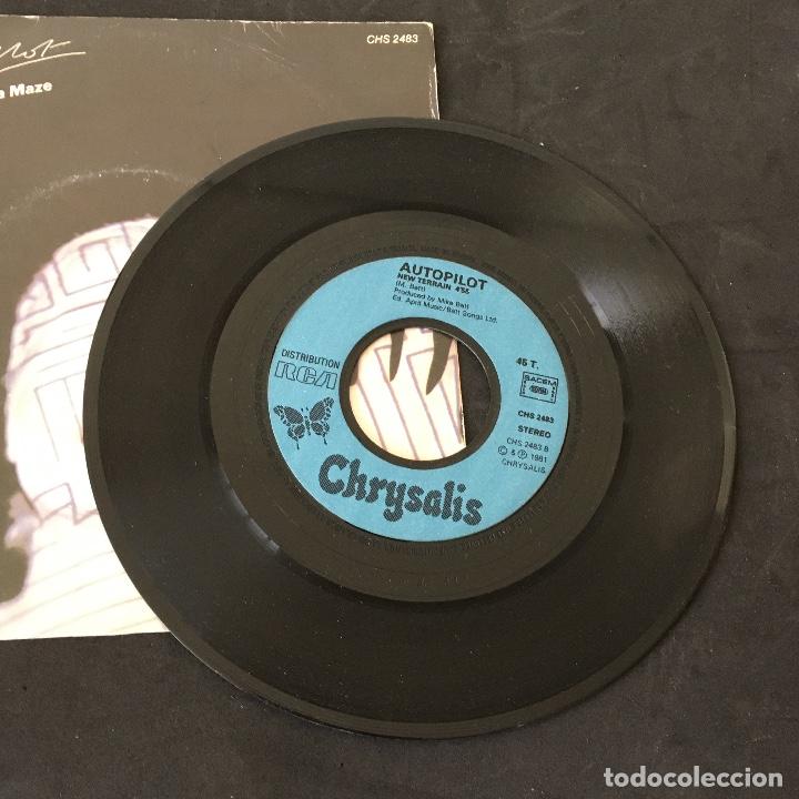 Discos de vinilo: VINILO SINGLE - AUTOPILOT - ESCAPING FROM A MAZE - CHRYSALIS 1981 - Foto 3
