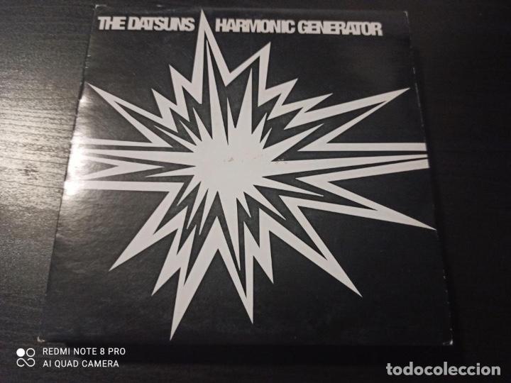 Discos de vinilo: DATSUNS - HARMONIC GENERATOR 7&rdquo; SINGLE EU HELLSQUAD 2003 GARAGE ROCK PUNK - Foto 1