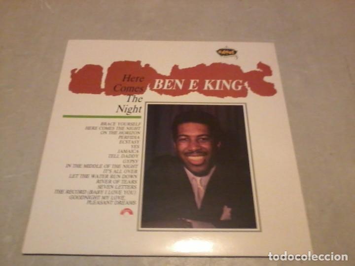 Discos de vinilo: Ben E. King LP Here Comes The Night Uk.1984 - Foto 1