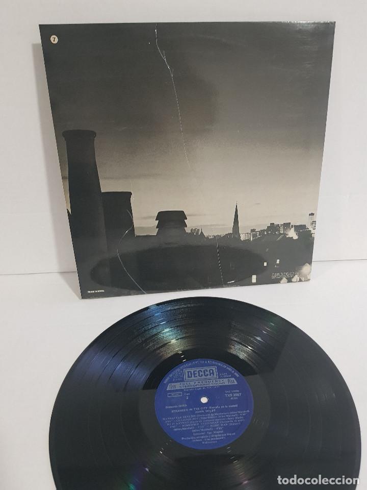 Discos de vinilo: JOHN MILES . STRANGER IN THE CITY - Foto 5