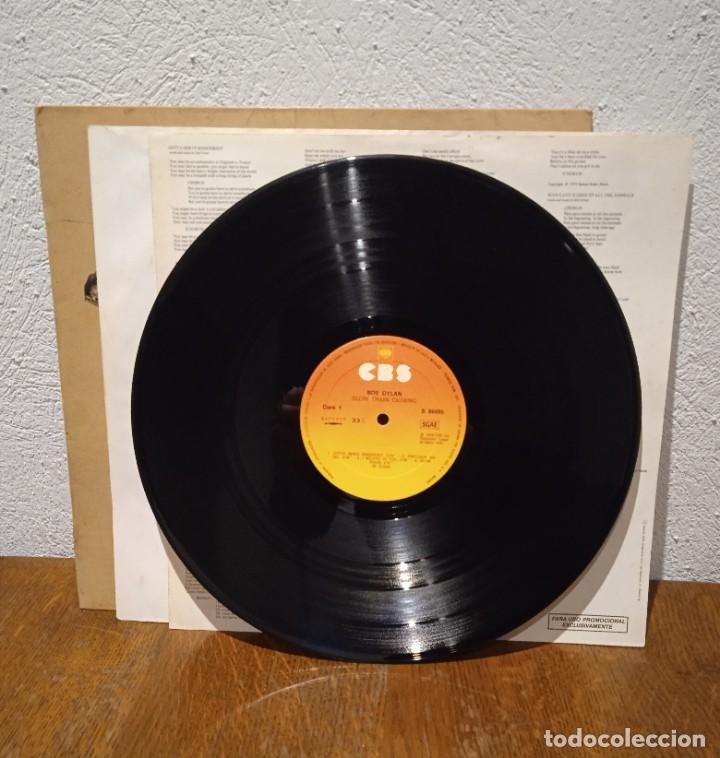 Discos de vinilo: Bob Dylan &ndash; Slow Train Coming, CBS &ndash; CBS 32524, 1979. Spain. - Foto 5