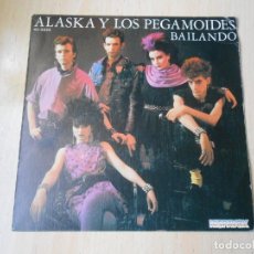 Discos de vinilo: ALASKA Y LOS PEGAMOIDES, SG, BAILANDO + 2, AÑO 1982. Lote 318065013