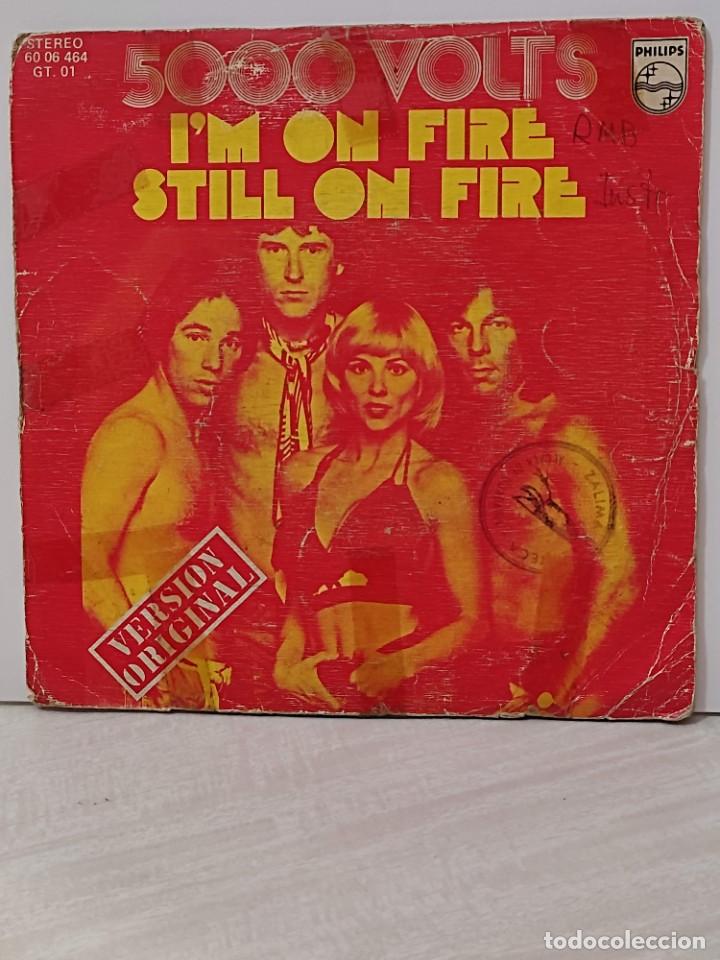 Discos de vinilo: 5000 volts, im on fire, still on fire, del 1975. - Foto 1