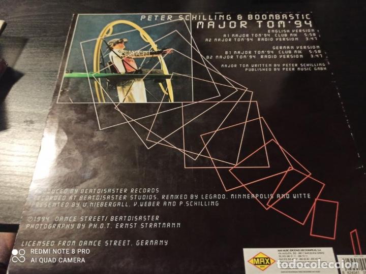 Discos de vinilo: PETER SCHILLIING & BOMMBASTIC - MAJOR TOM 94 - MAXI MAX 1994 TECHNO - Foto 2