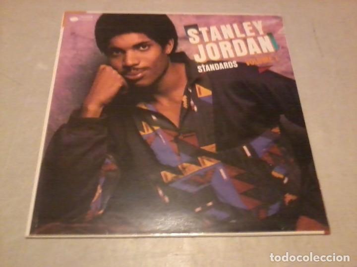 Discos de vinilo: Stanley Jordan LP Standards Volume 1 Esp.1986 - Foto 1