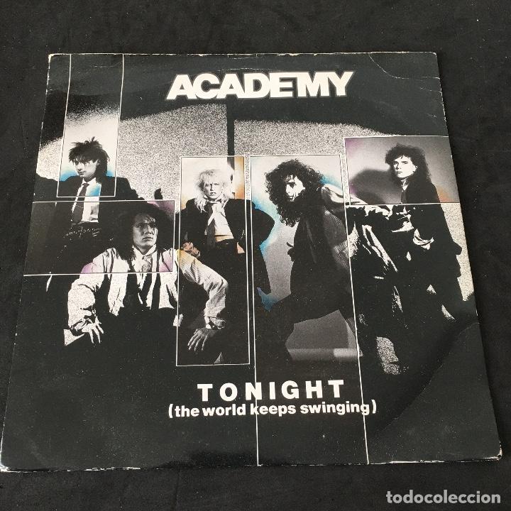 Discos de vinilo: VINILO SINGLE - ACADEMY - TONIGHT THE WORLD KEEPS SWINGING - RCA PB40137 1985 - Foto 1