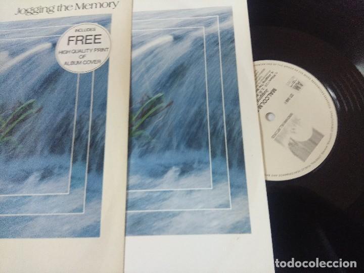 Discos de vinilo: MALCOLM DALGLISH/JOGGING THE MEMORY/VINILO. - Foto 2