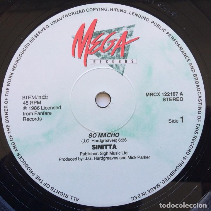 Discos de vinilo: Sinitta &lrm;&ndash; So Macho! / Showdown , Scandinavia 1986 Mega Records - Foto 3