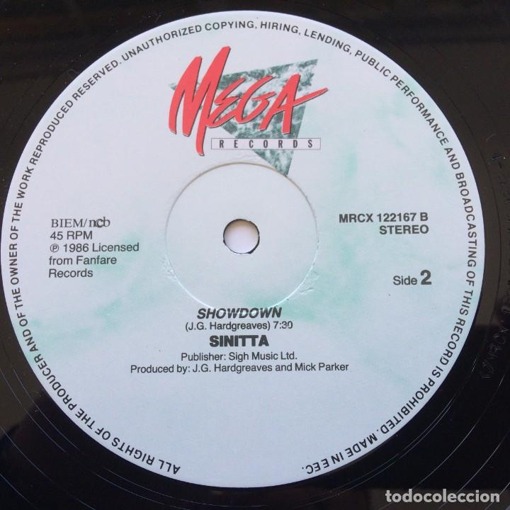 Discos de vinilo: Sinitta &lrm;&ndash; So Macho! / Showdown , Scandinavia 1986 Mega Records - Foto 4
