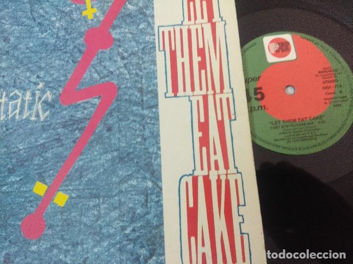 Discos de vinilo: LET THEM EAT CAKE/I GET STATIC/VINILO MAXI. - Foto 2