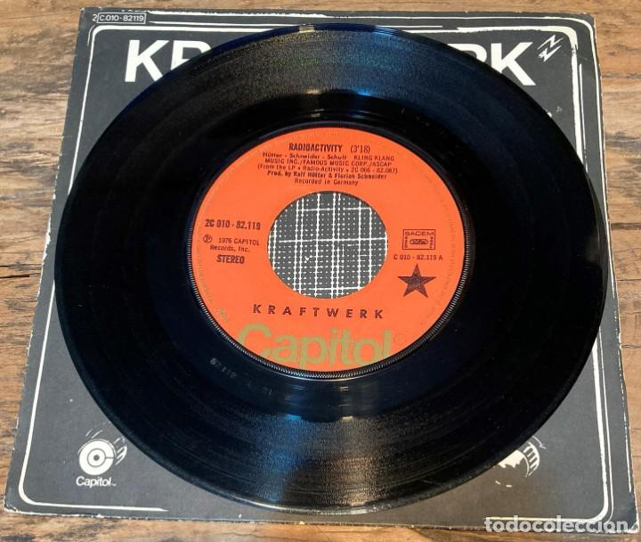 Discos de vinilo: KRAFTWERK - RADIOACTIVITY - Single 7&rdquo; - Foto 3