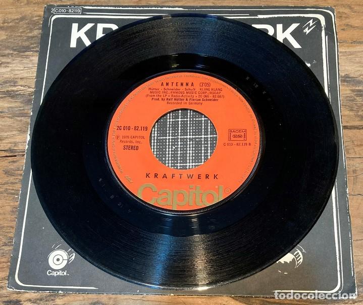 Discos de vinilo: KRAFTWERK - RADIOACTIVITY - Single 7&rdquo; - Foto 4