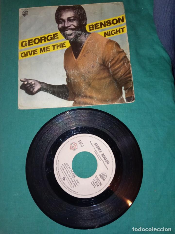 Discos de vinilo: George Benson &lrm;&ndash; Give Me The Night single 7&rdquo; - Foto 1