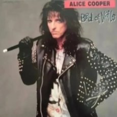 Discos de vinilo: ALICE COOPER. MAXI SINGLE 12”. ” BED OF NAILS ”. EDICIÓN UK. 1989. CONTIENE PÓSTER. EPIC RECORDS. Lote 325615408