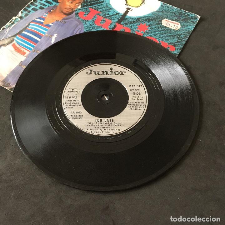 Discos de vinilo: VINILO SINGLE - JUNIOR - TOO LATE - MER112 MERCURY 1982 - Foto 3
