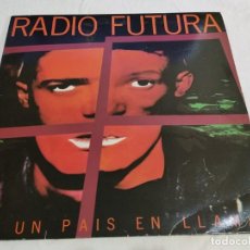 Discos de vinilo: RADIO FUTURA (LP) DE UN PAIS EN LLAMAS AÑO – 1985 – ENCARTE CON LETRAS. Lote 327044053