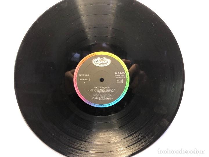 Discos de vinilo: Linda Ronstadt &ndash; Different Drum - Vinyl, LP, Compilation - Foto 4