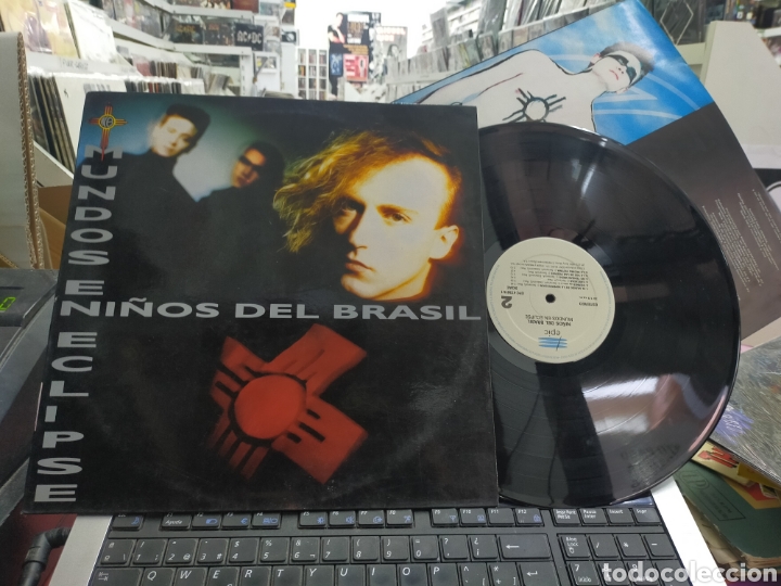 Discos de vinilo: Ni&ntilde;os del Brasil lp mundos en eclipse 1993 - Foto 1