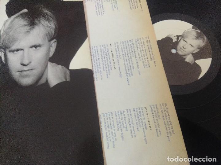 Discos de vinilo: HOWARD JONES/TO ONE/VINILO. - Foto 2