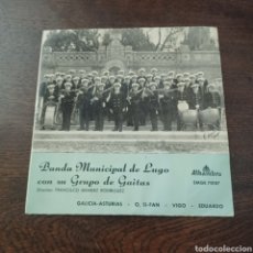 Discos de vinilo: BANDA MUNICIPAL DE LUGO CON SU GRUPO DE GAITAS 1964 ALHAMBRA. Lote 328793048