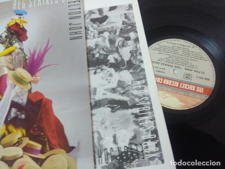 Discos de vinilo: ELTON JOHN/REG STRIKES BACK/VINILO GATEFOLD. - Foto 3