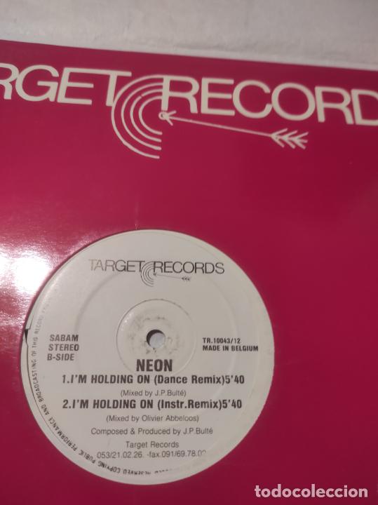 Discos de vinilo: Neon - Im Holding On (Remixes) - MAXI-ESPA&Ntilde;A - Foto 1