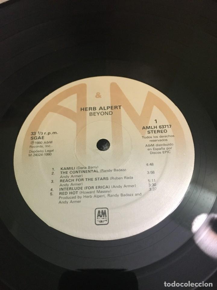 Discos de vinilo: Herb Alpert &lrm;&ndash; Beyond - Foto 5