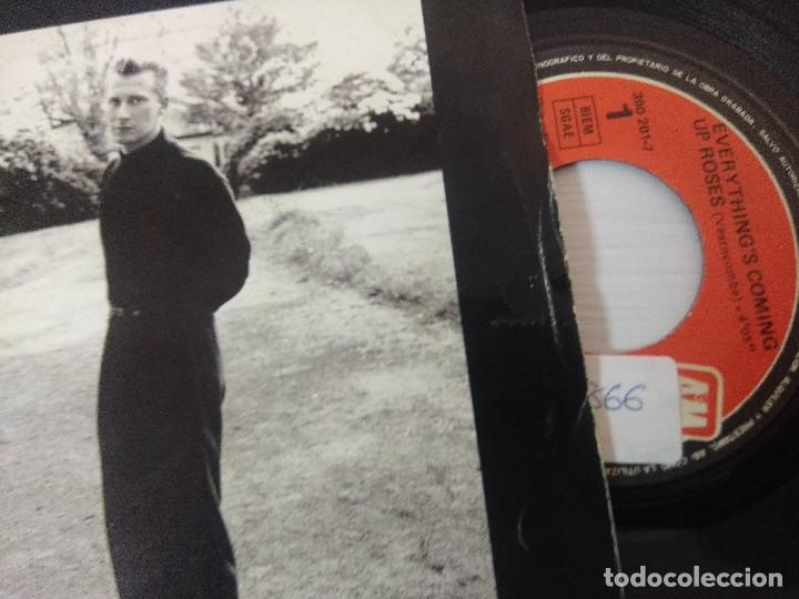 Discos de vinilo: BLACK/EVERYTHINGS COMING UP ROSES/SINGLE. - Foto 2