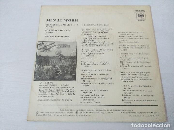 Discos de vinilo: MEN AT WORK/DR.HECKYLL & MR.JIVE/SINGLE PROMOCIONAL. - Foto 3