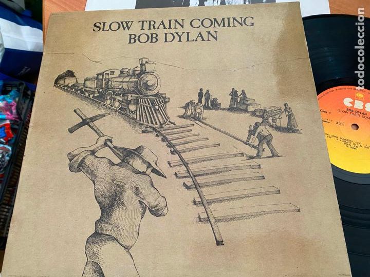 Discos de vinilo: BOB DYLAN (SLOW TRAIN COMING) LP ESPA&Ntilde;A 1979 (B-55) - Foto 2