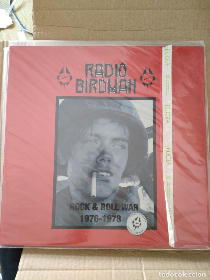 Discos de vinilo: RADIO BIRDMAN - ROCK & ROLL WAR 1976 - 1978 - Foto 1