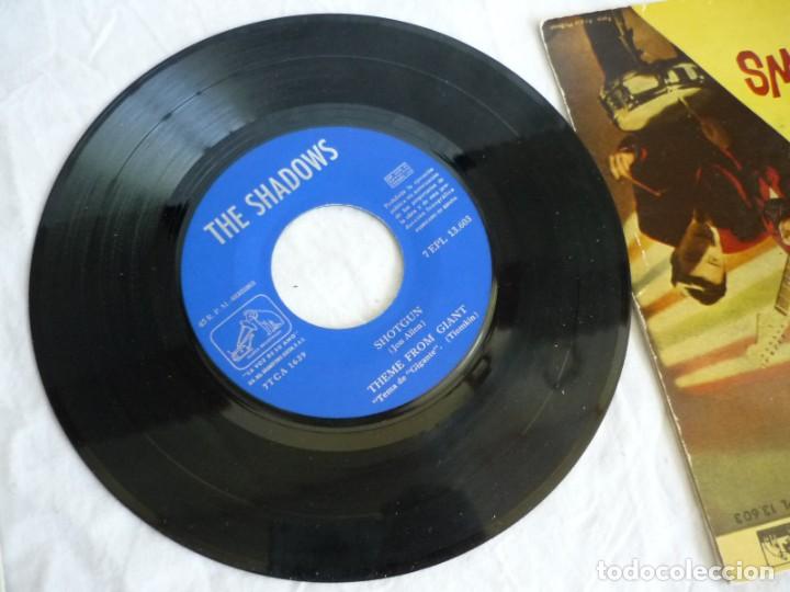 Discos de vinilo: 2 EPs vinilo The Shadows, Guitar Tango, Mustang, rock inter - Foto 4