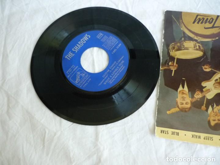 Discos de vinilo: 2 EPs vinilo The Shadows, Guitar Tango, Mustang, rock inter - Foto 6