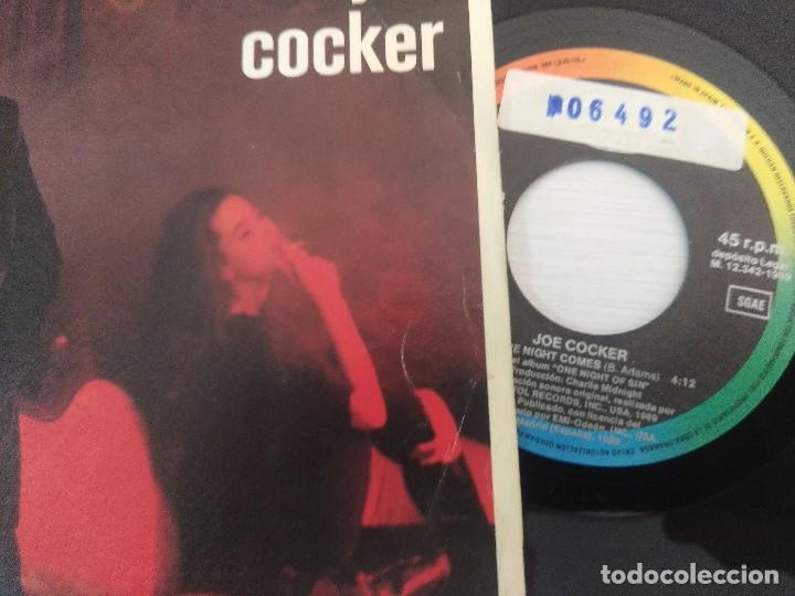 Discos de vinilo: JOE COCKER/WHEN THE NIGHT COMES/SINGLE. - Foto 2