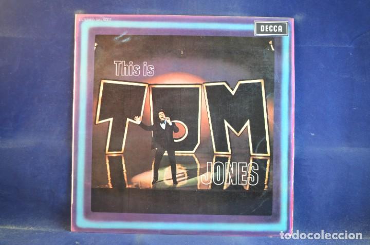 Discos de vinilo: TOM JONES - THIS IS TOM JONES - LP - Foto 1
