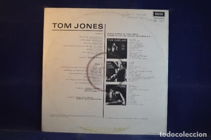 Discos de vinilo: TOM JONES - THIS IS TOM JONES - LP - Foto 2