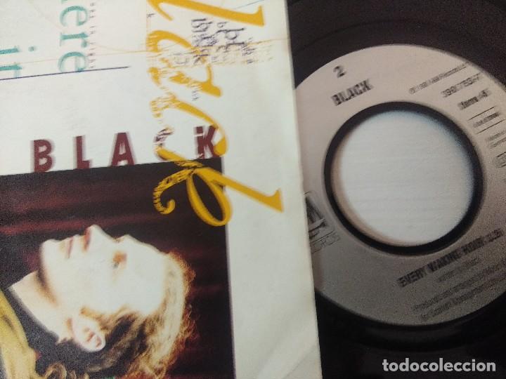 Discos de vinilo: BLACK/HERE IT COMES AGAIN/SINGLE. - Foto 2