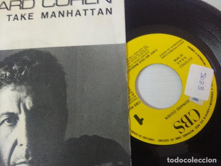Discos de vinilo: LEONARD COHEN/FIRST WE TAKE MANHATTAN/SINGLE PROMOCIONAL. - Foto 2