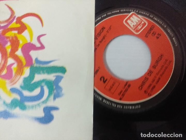 Discos de vinilo: CHRIS DE BURGH/FIRE ON THE WATER/SINGLE. - Foto 2
